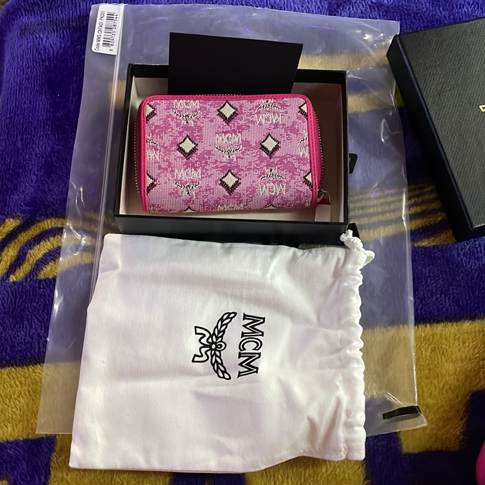 Mcm wallet card holder - Picture 3 of 3